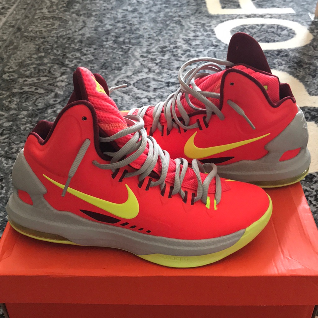7.5 Kd V Bright Crimson/Volt-Wolf Grey
